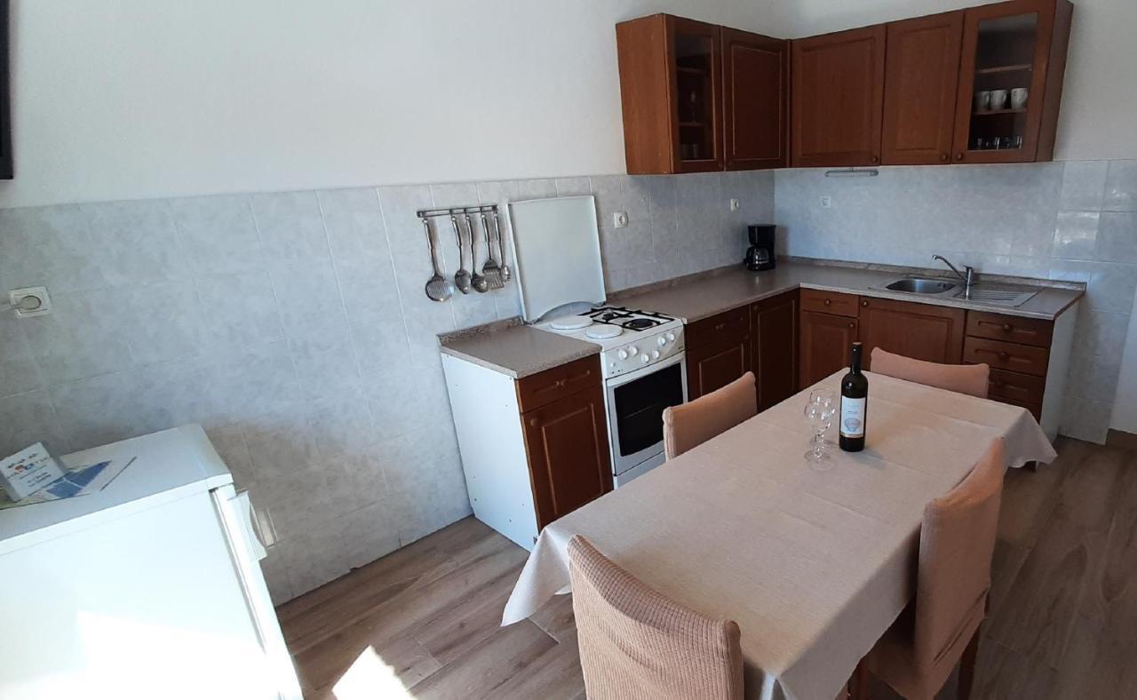 Apartment Classic Zrnovo Exterior foto